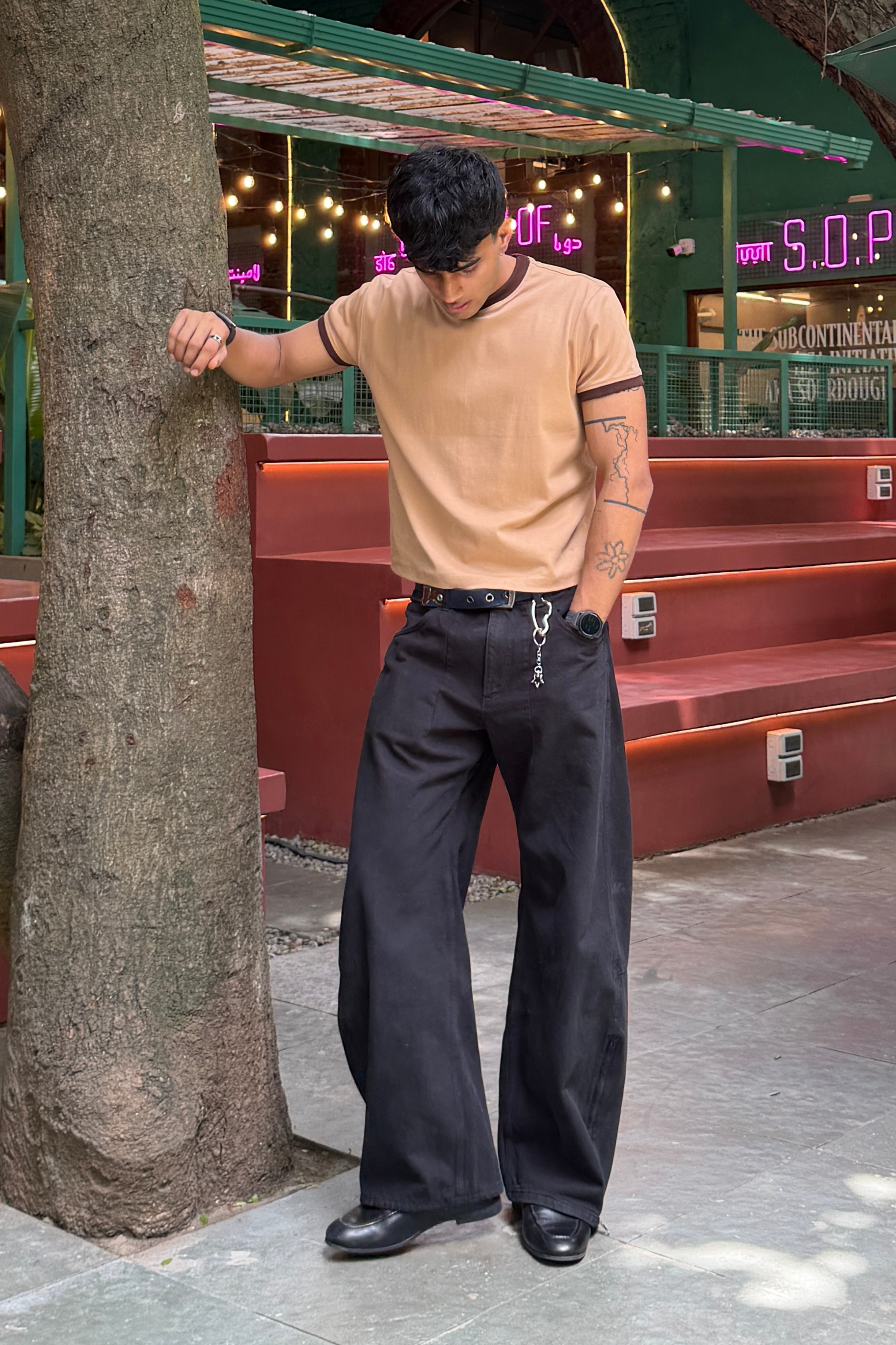 RINGER TEE - COFFEE BROWN